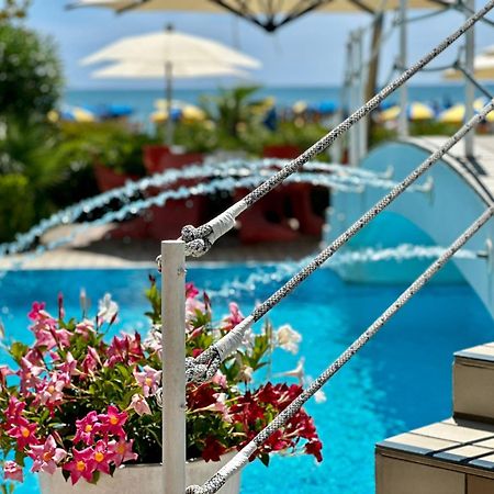 Ruhl Beach Hotel & Suites ลิโดดิเยโซโล ภายนอก รูปภาพ