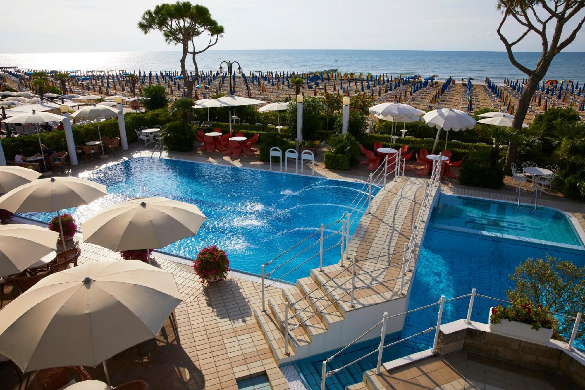Ruhl Beach Hotel & Suites ลิโดดิเยโซโล ภายนอก รูปภาพ