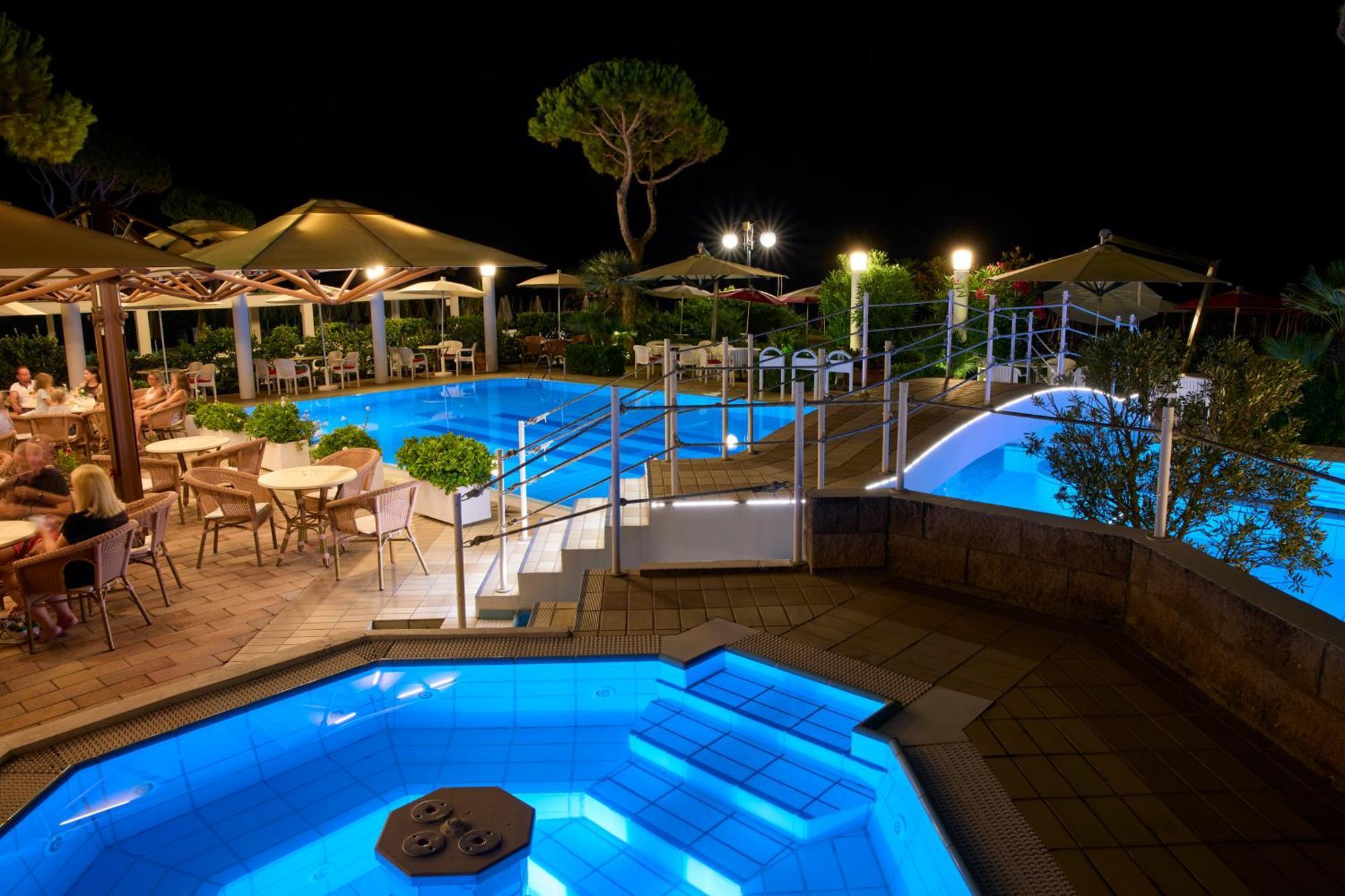 Ruhl Beach Hotel & Suites ลิโดดิเยโซโล ภายนอก รูปภาพ