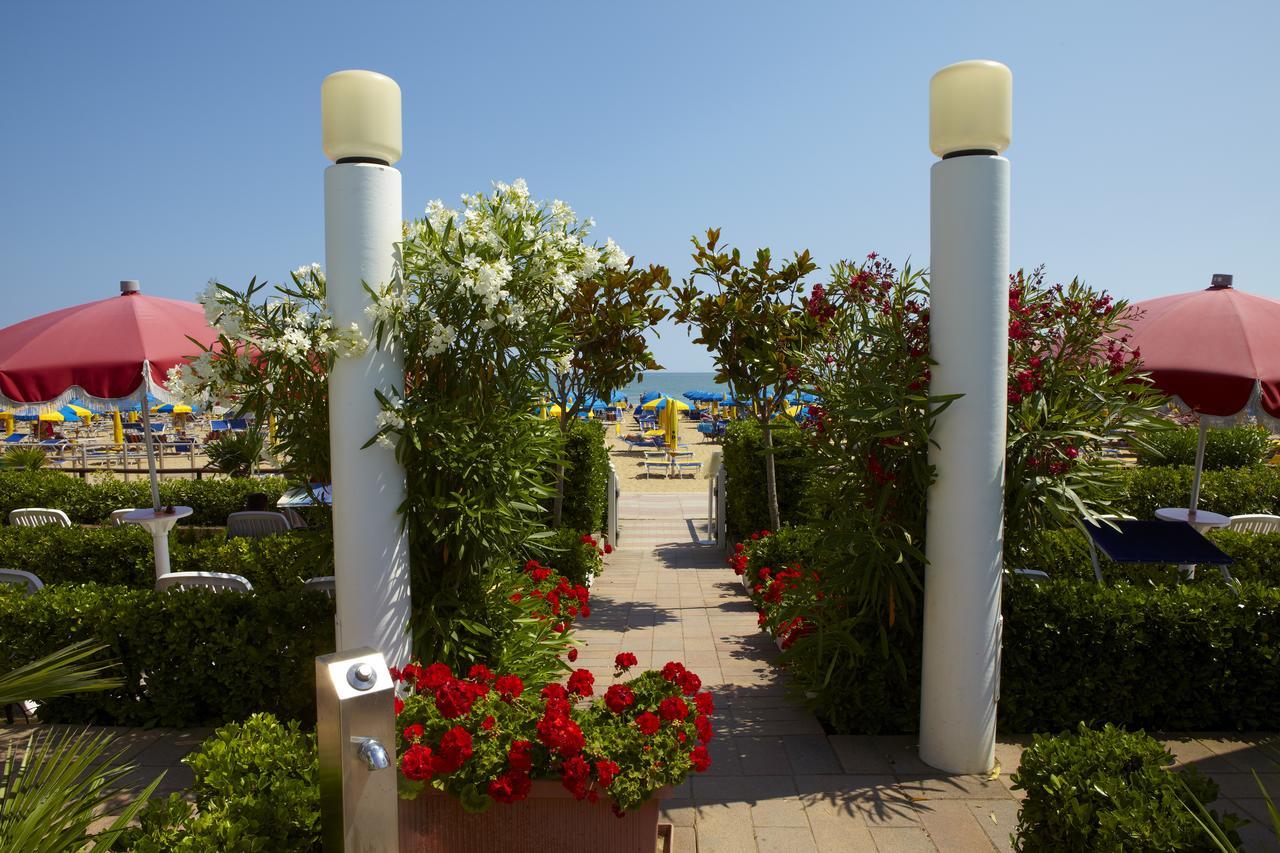 Ruhl Beach Hotel & Suites ลิโดดิเยโซโล ภายนอก รูปภาพ